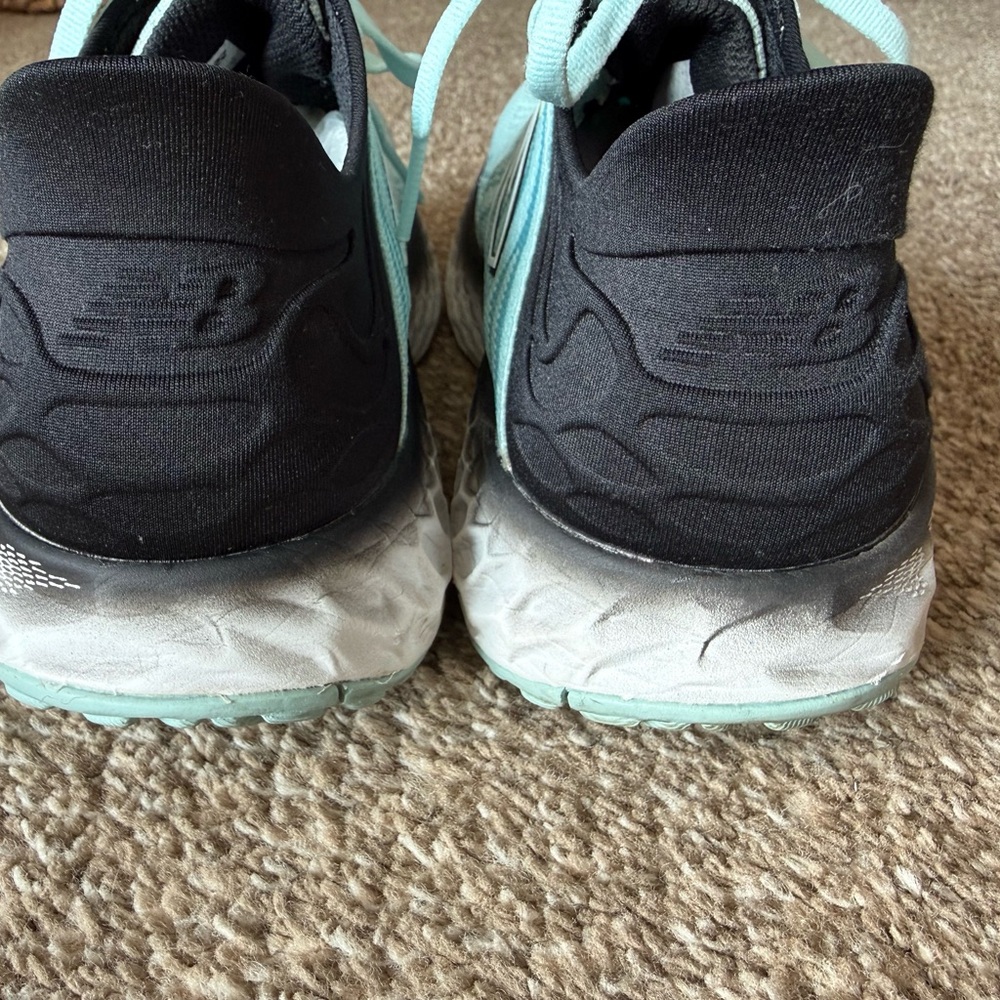 New Balance 1080 Freshfoam Women's Sneakers - Picture 4 of 5